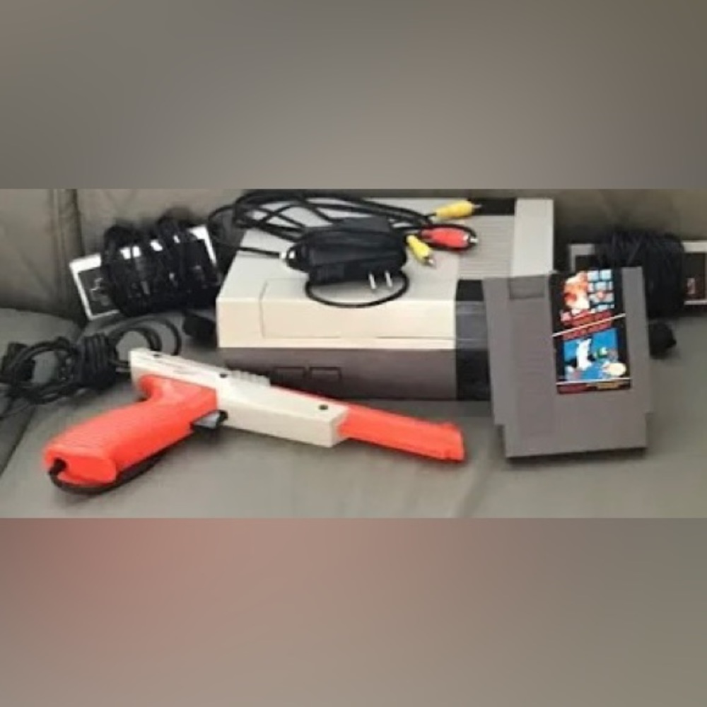 Nintendo nes original console and duck hunt bundle